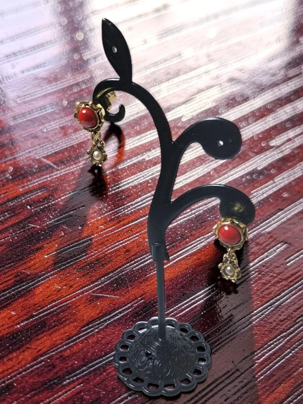 vintage eb/e. bastheim Co. gold tone red stone and seed pearl push back earrings